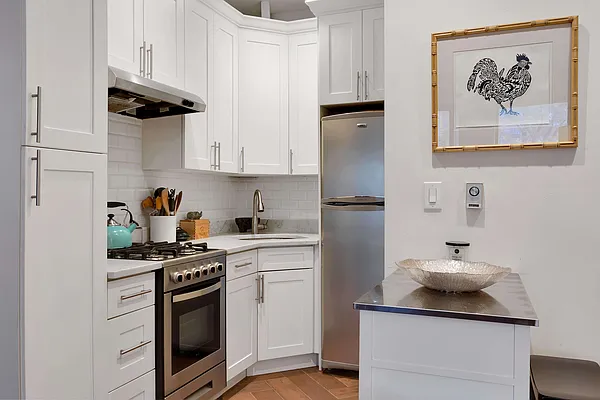 Rented by Compass | media 9