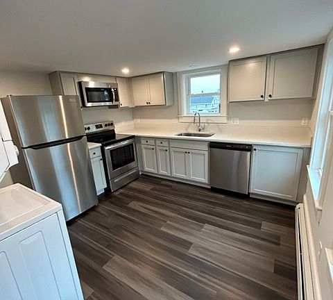 3rd image of 73 Essex St #2