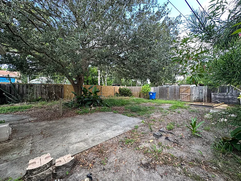 pretty big yard fenced in