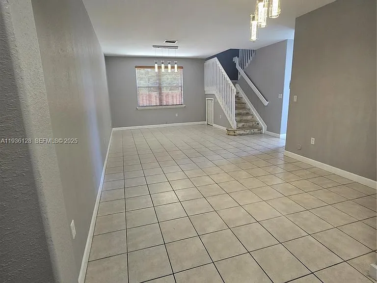 5630 NW 107th Ave #1605 — Photo 2