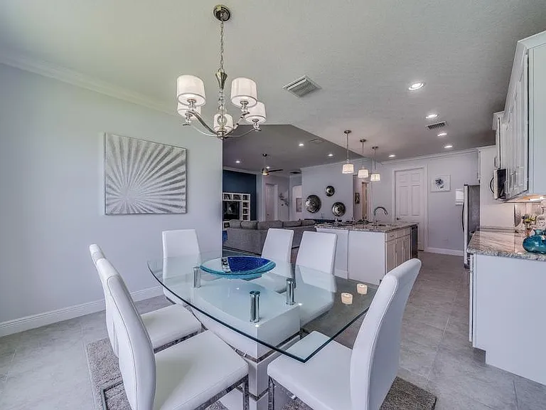 2466 SE Robin Cir — Photo 32