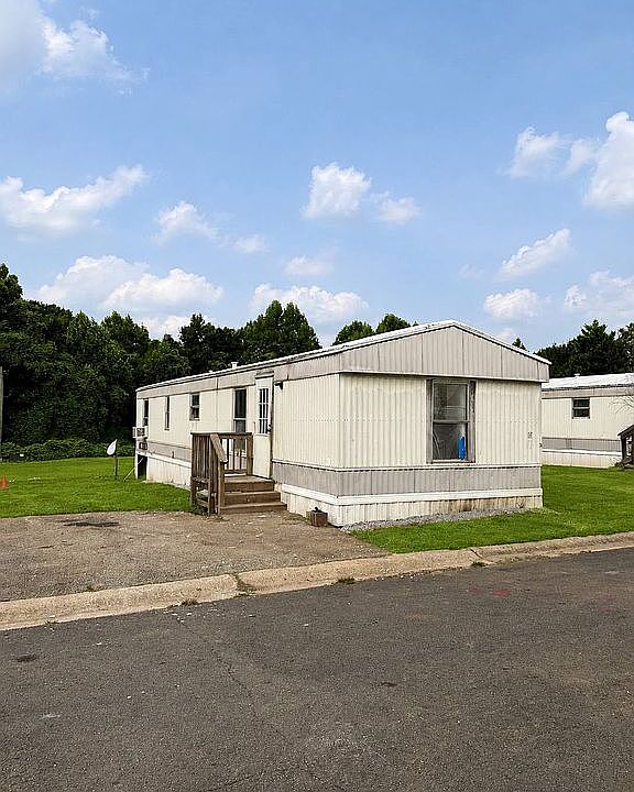 1st image of 39 Midway Dr