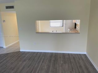 461 Ives Dairy Rd #4062, Miami, FL 33179