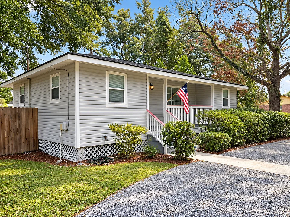1022 Seaside Ln