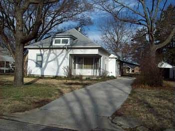 4th image of 612 N Oak St
