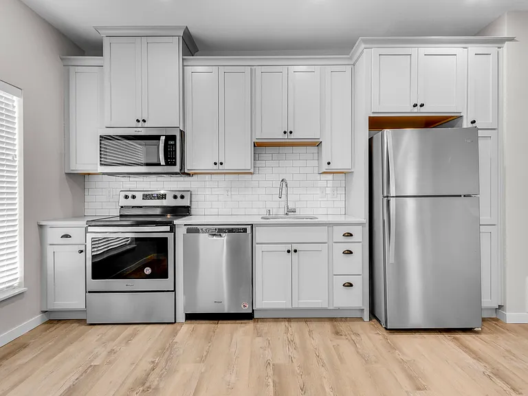 4. The Edition C - Kitchen 4. The Edition C - Kitchen