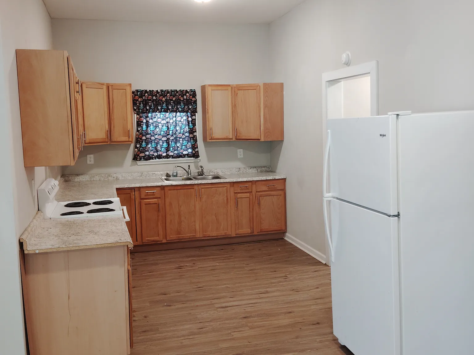 3 bed, 1798 sqft, $950 — Photo 2