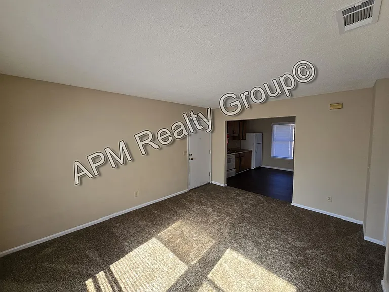 2105 Grove St #C — Photo 4