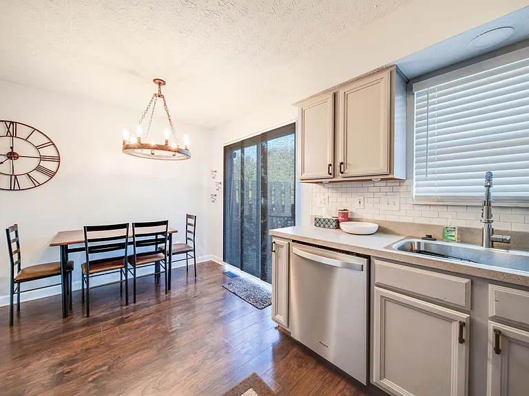 964 Charleston Way Dr #10C — Photo 2