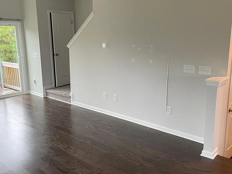 1035 Islip Pl — Photo 9