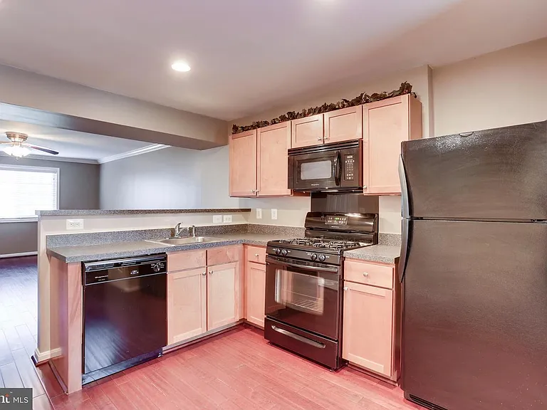 1615B N Van Dorn St #B — Photo 6