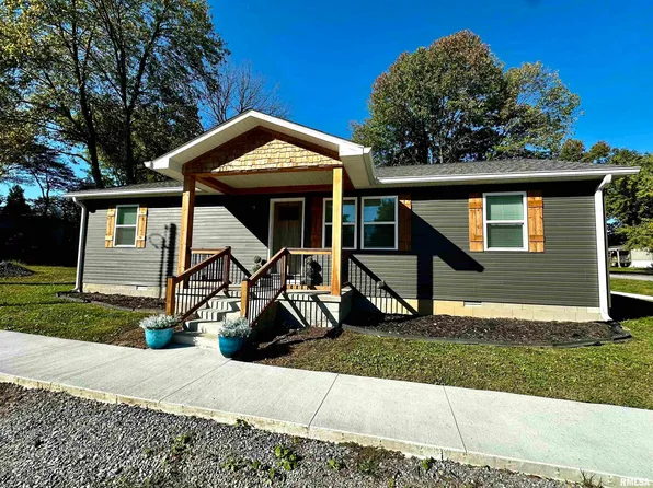 575 5th St, Omaha, IL 62871