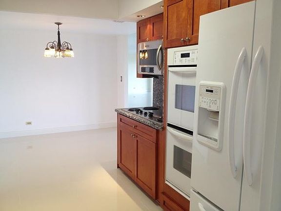 4th image of 1800 NE 114th St APT 2211