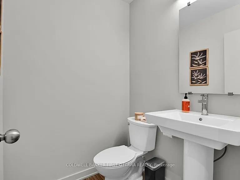 1035 Eider St — Photo 5