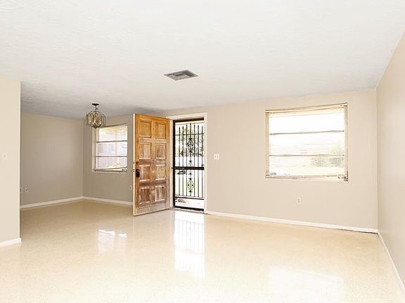 3rd image of 3303 Bigelow Dr