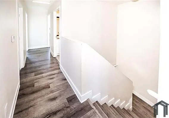 2435 Lancaster Ave — Photo 2
