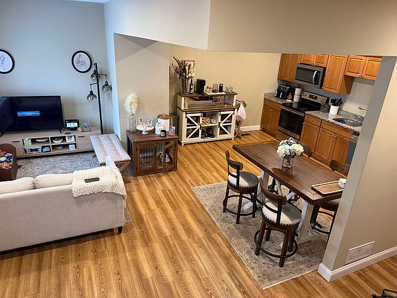 5th image of 21 East Pearl Street #2