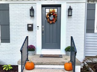 1915 Hamilton Ct, Leland Grove, IL 62704