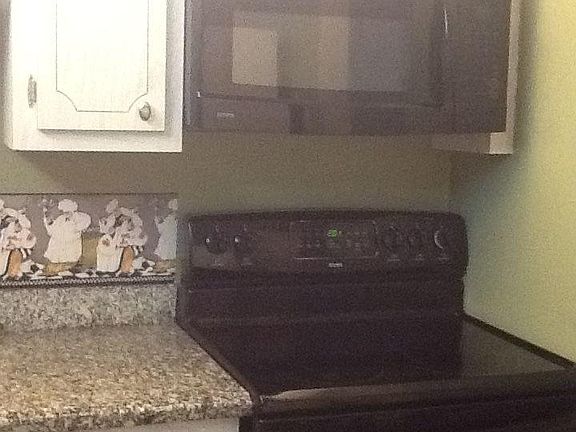 3rd image of 2616 Garden Drive N #112