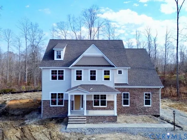 8450 Roden Dr, Mechanicsville, VA 23111