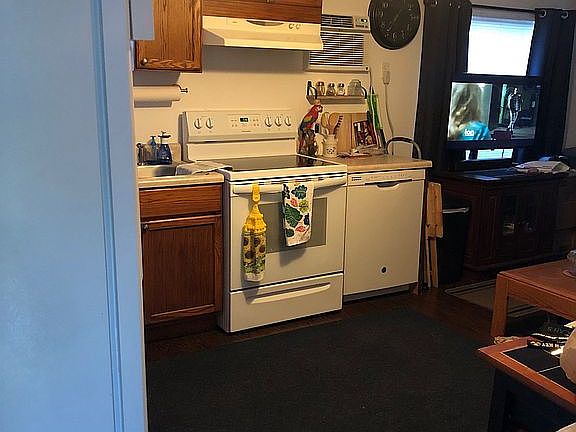 4th image of 837 NE 62nd Ct