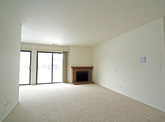 3rd image of 376 Sandalwood Ln APT C2