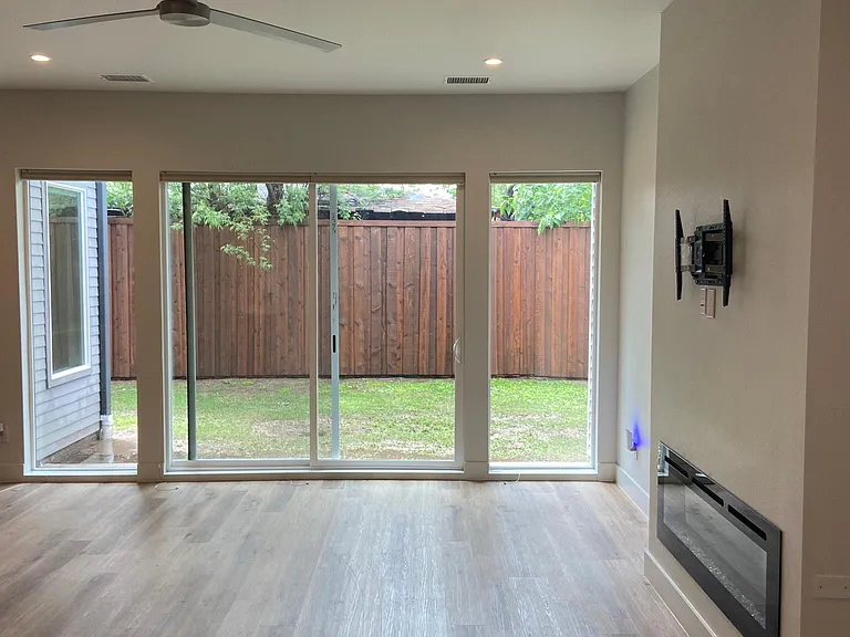 3525 Rutz St — Photo 4