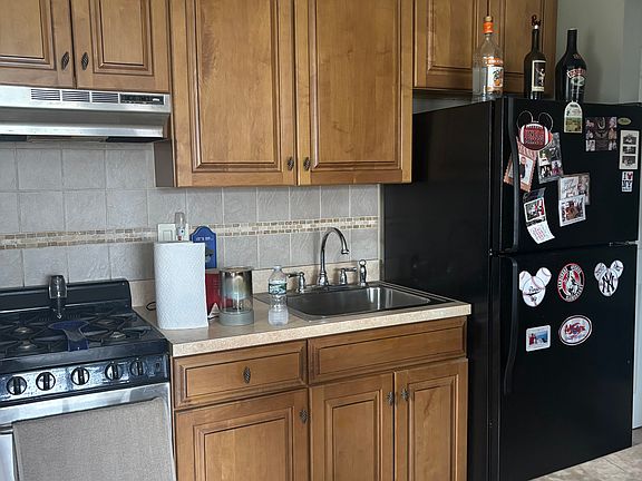 5th image of 218 Fulton St APT 2G