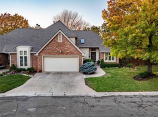 9322 E Bent Tree Cir, Wichita, KS 67226