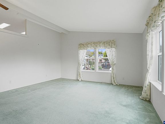 5th image of 2622 NW Satinwood St