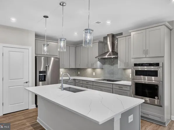 21630 Hawksbill High Cir #406, Sterling, VA 20164