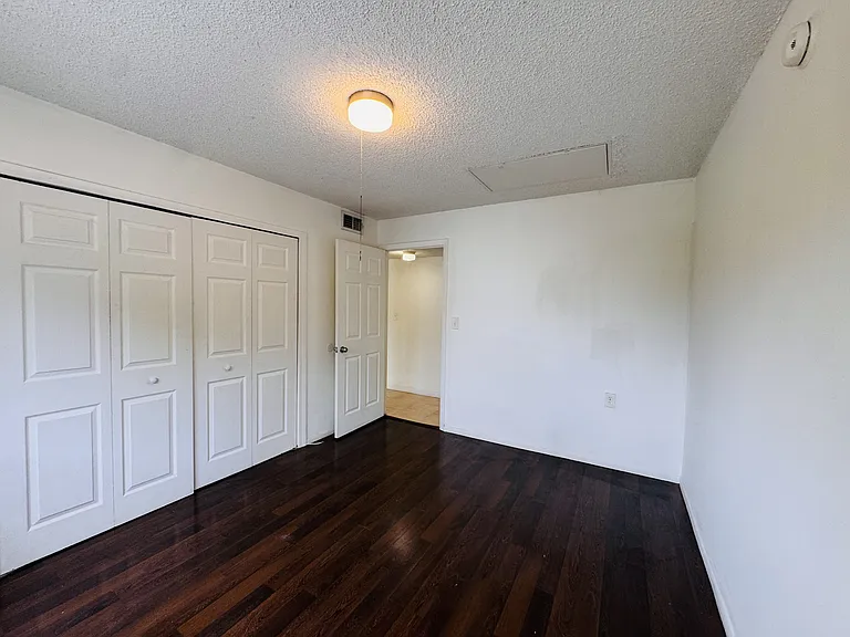 1068 N Benoist Farms Rd — Photo 6