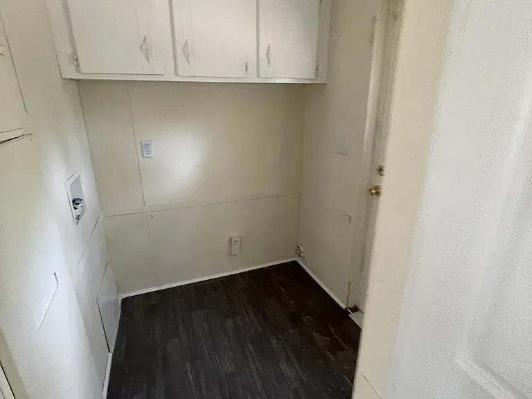 251 New Cassel Dr — Photo 6