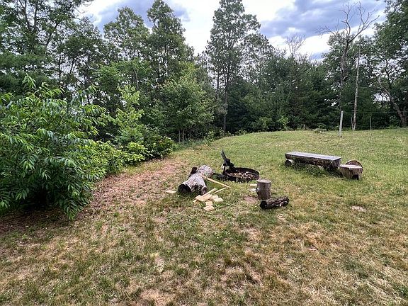 3rd image of 329 Hilltop Ct #B