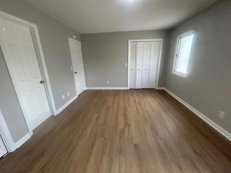 137 Lionsgate Dr — Photo 16
