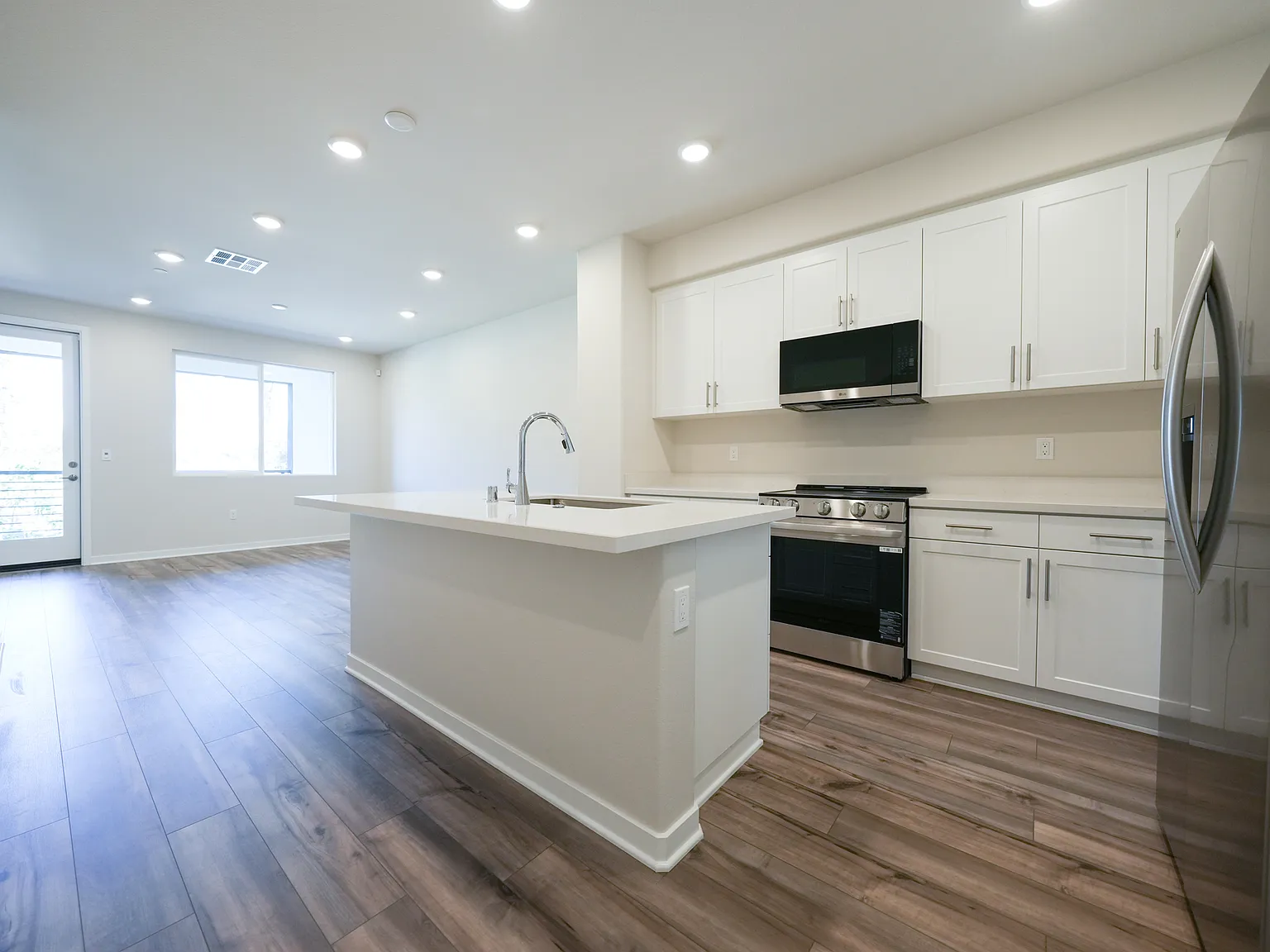 9561 Hannah Way - 0 — Photo 1