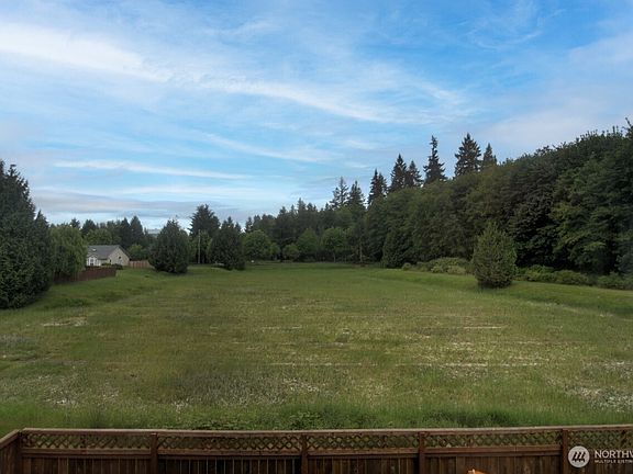 5th image of 4136 Ingleside Loop SE