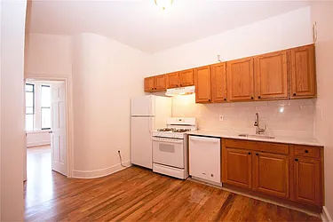 Rented by R New York