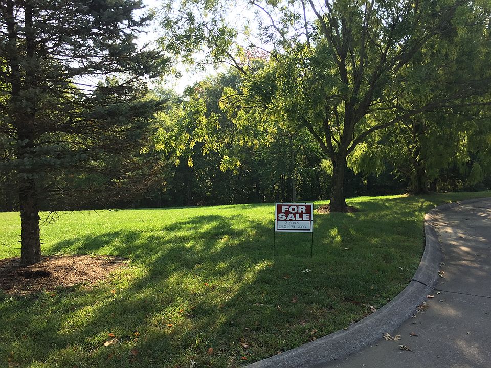 2nd image of 412 Oak Forest Dr
