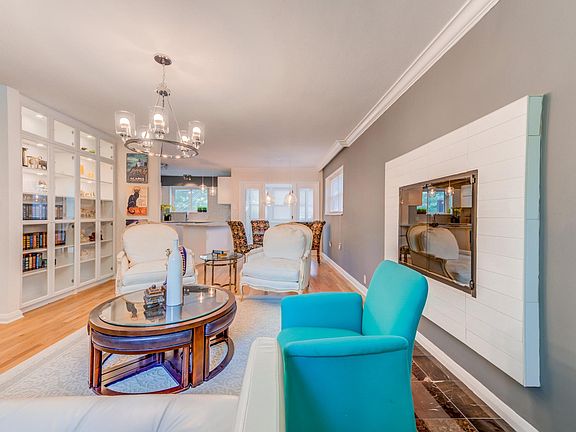 4th image of 522 Kingdel Dr
