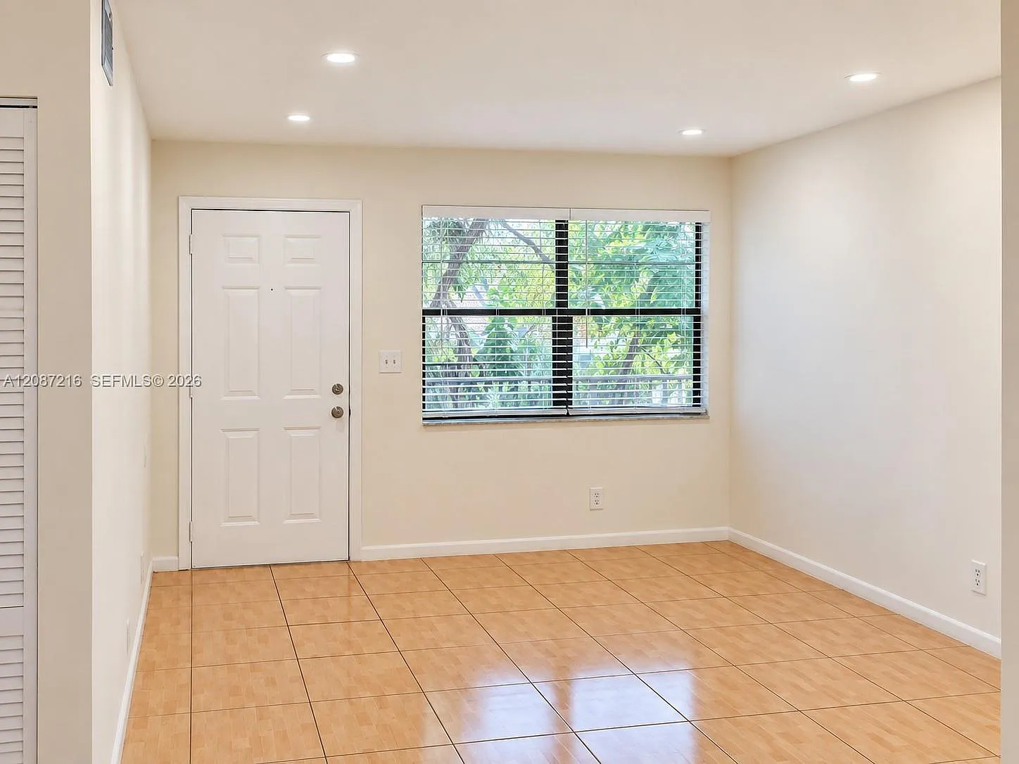 Springs Park East Condo — Photo 4