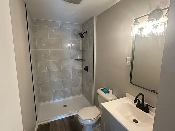 5th image of 454 Greenwich St #2B