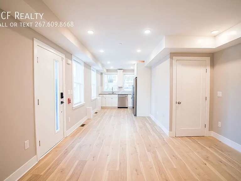 4926 Locust St #1 — Photo 2