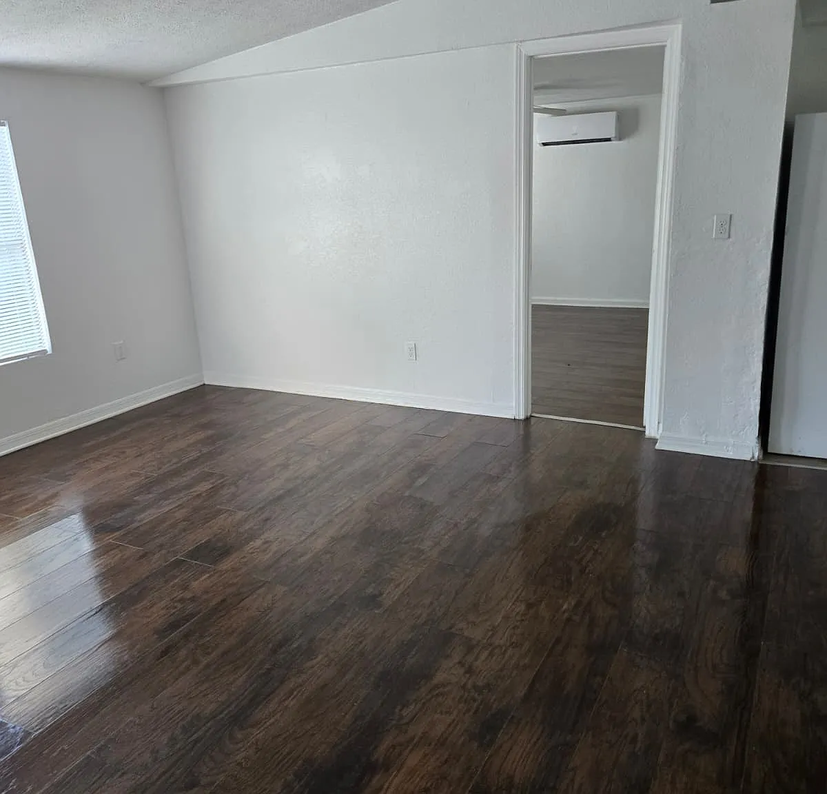 3 bed, 1056 sqft, $1,100 — Photo 4