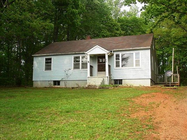 1st image of 64 Lloyd Ln