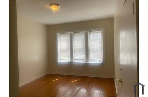 7957 S Emerald Ave #1 Photo 1