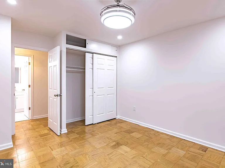 1 Stonehenge Cir #2 — Photo 36