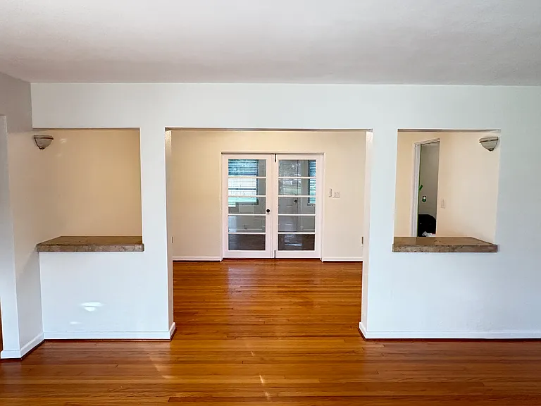 3243 N Orange Ave — Photo 10