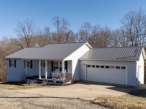 2nd image of 120 Pineview Dr