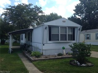 26 Elgin Oval, Olmsted Falls, OH 44138